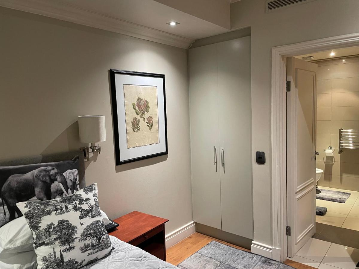 Cape Royale Apartment 810 ケープタウン エクステリア 写真